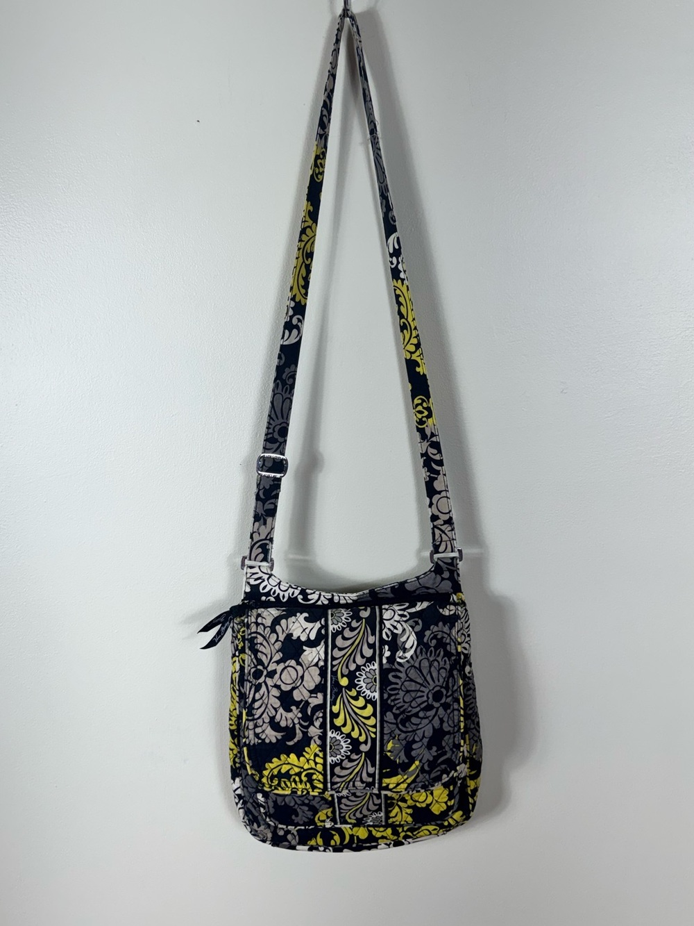 Vera Bradley Baroque Mailbag Crossbody Shoulder Bag Purse Quilted Cotton Cottage - Picture 2 of 8
